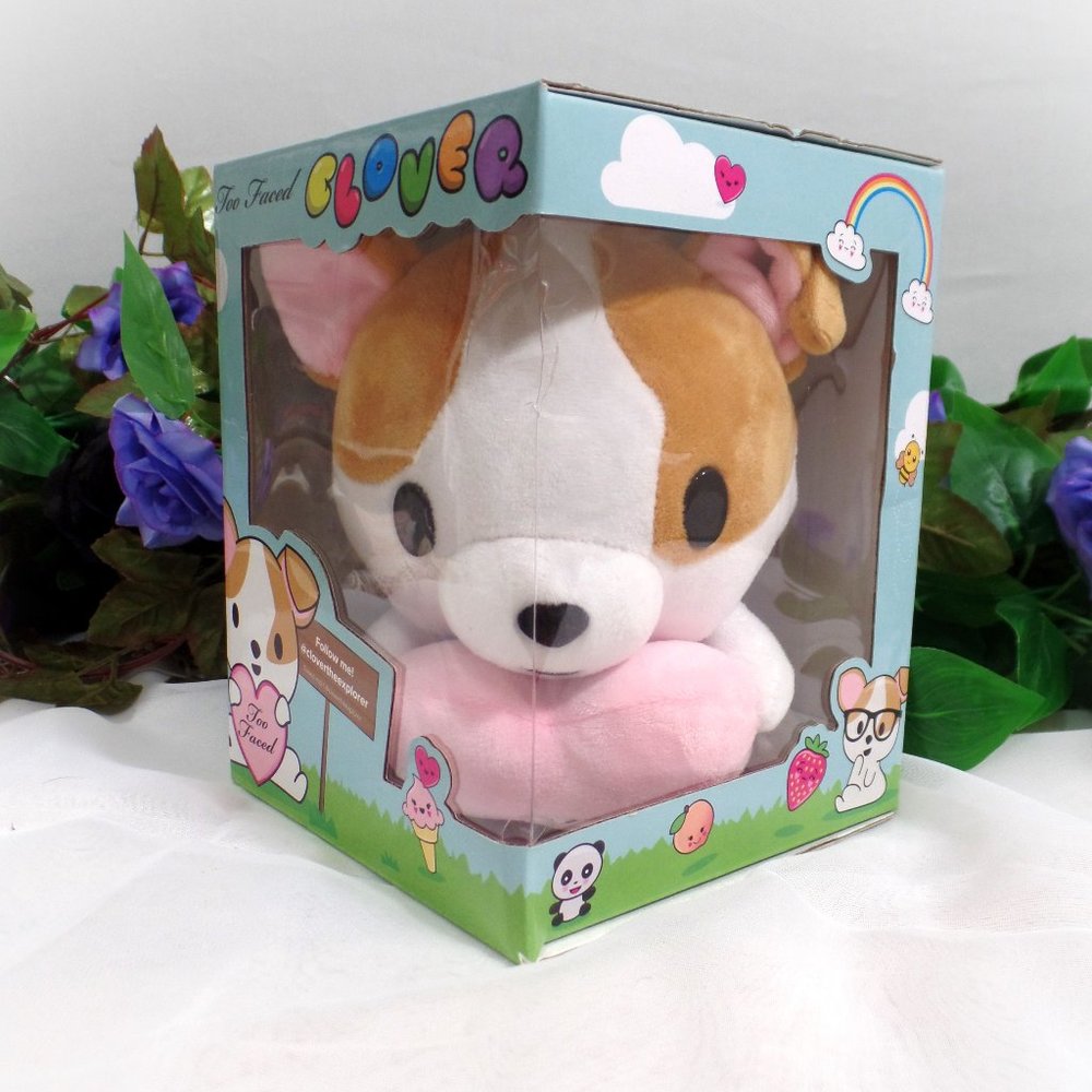 Exclusive Stuffed Clover Plush Puppy - Too Faced Stoney Lane Clover